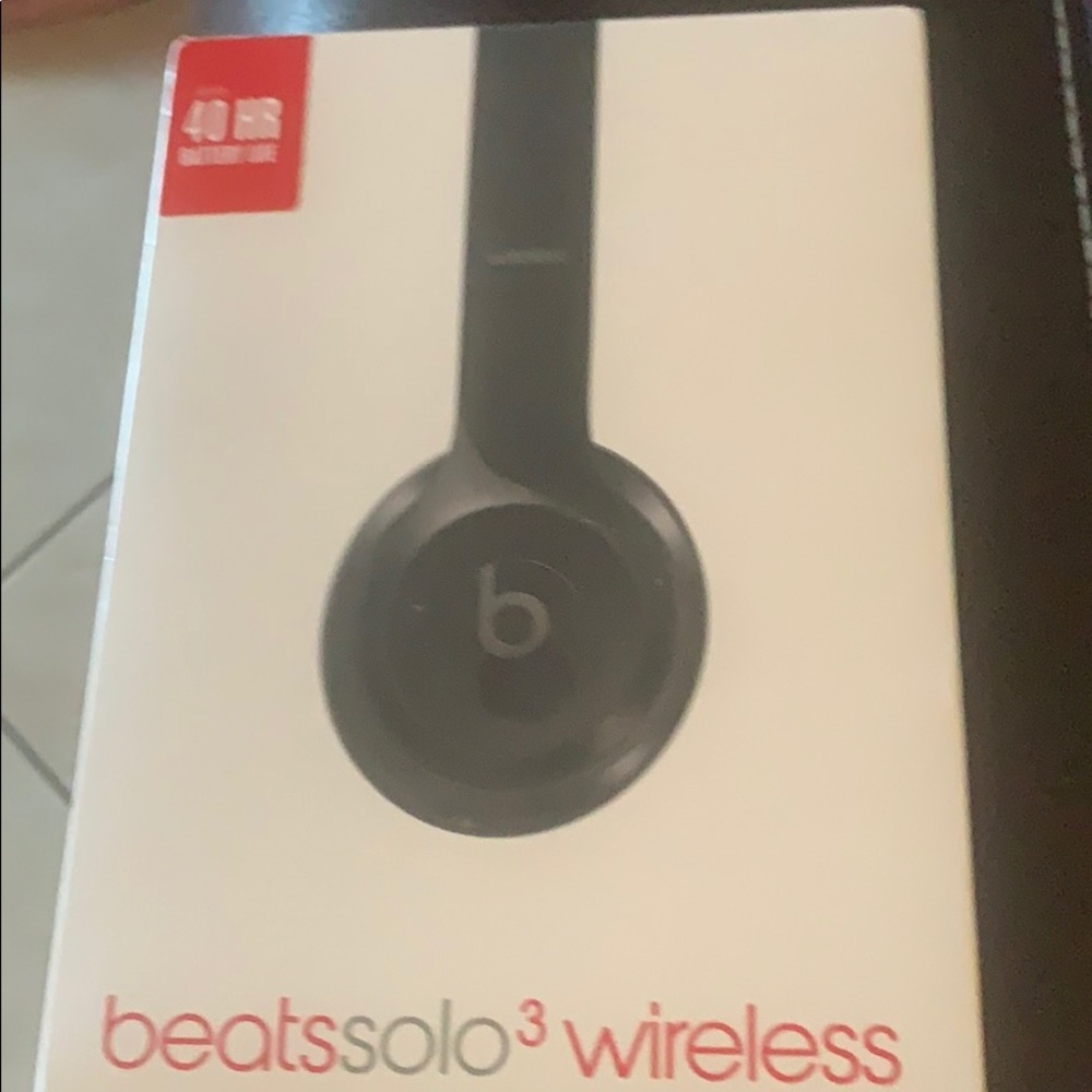 Beats Solo 3 wireless brand new black